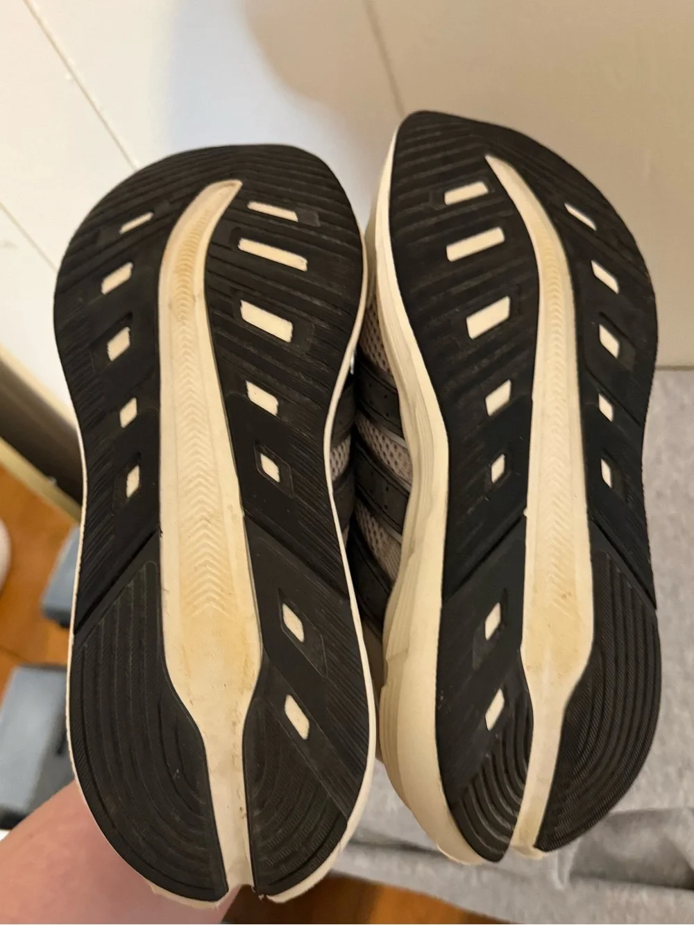 Adidas Women’s size 8 - Picture 5 of 8
